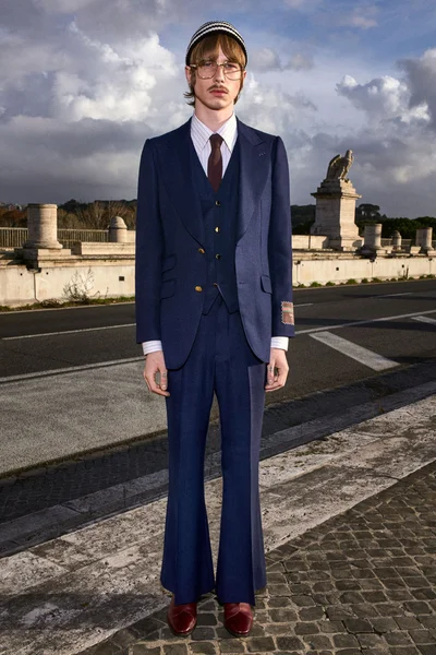Look 5